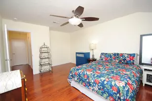 12739 Huntingwick Dr, Houston, TX 77024 - Photo 17