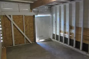 1310 16th St, Huntsville, TX 77340 - Photo 17