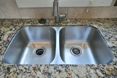 536 Columbia #A, Houston, TX 77007 - Photo 9