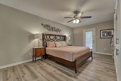 9 Pineash Court, The Woodlands, TX 77381 - Photo 23