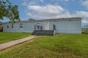 958 Wightman St, Matagorda, TX 77414 - Photo 3