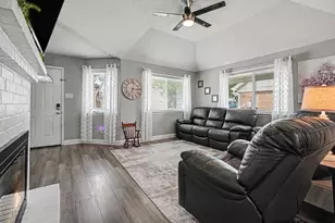 502 Magnolia Cir, League City, TX 77573 - Photo 5