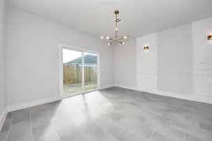 1110 E Main St, La Porte, TX 77571 - Photo 13