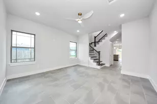 1110 E Main St, La Porte, TX 77571 - Photo 5