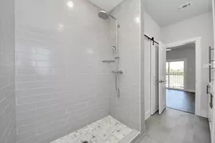 1110 E Main St, La Porte, TX 77571 - Photo 41