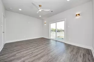 1110 E Main St, La Porte, TX 77571 - Photo 37