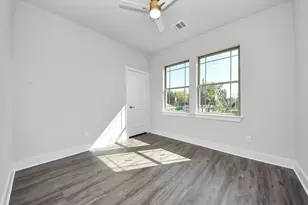 1110 E Main St, La Porte, TX 77571 - Photo 23