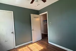 725 Kyle St, Angleton, TX 77515 - Photo 11