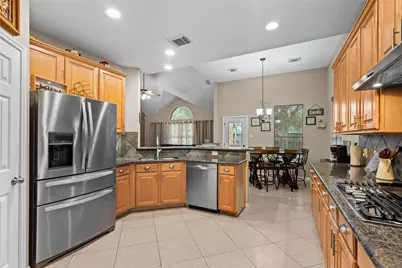 1011 Elm Pointe, League City, TX 77573 - Photo 13