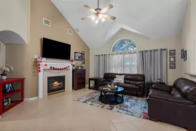 1011 Elm Pointe, League City, TX 77573 - Photo 9