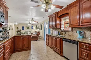 1348 Gifford Rd, Angleton, TX 77515 - Photo 19