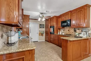 1348 Gifford Rd, Angleton, TX 77515 - Photo 21