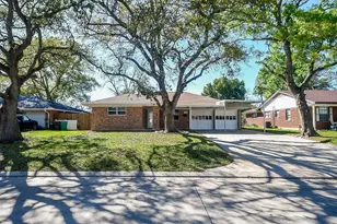 1202 Dwinnell St, Baytown, TX 77520 - Photo 1