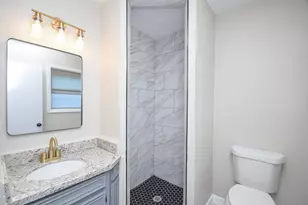 1202 Dwinnell St, Baytown, TX 77520 - Photo 7