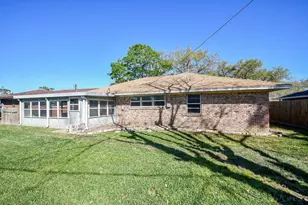 1202 Dwinnell St, Baytown, TX 77520 - Photo 19