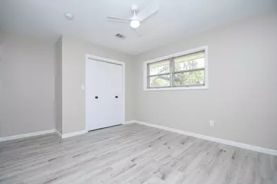 1202 Dwinnell Street, Baytown, TX 77520 - Photo 13