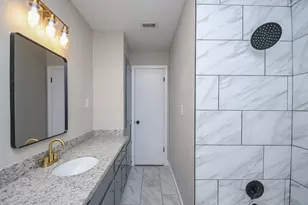 1202 Dwinnell St, Baytown, TX 77520 - Photo 5