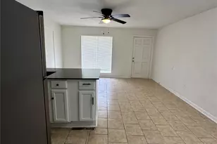 7610 Red Robin Ln, Houston, TX 77075 - Photo 11