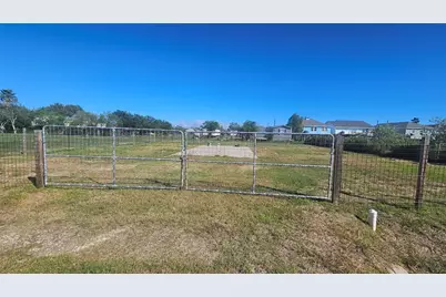 303 15th Street, Dickinson, TX 77539 - Photo 1