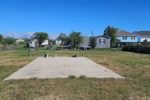 303 15th St, Dickinson, TX 77539 - Photo 3