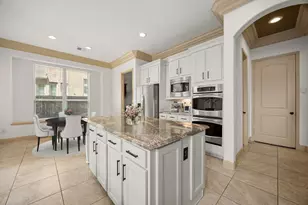 27 Tioga Pl, The Woodlands, TX 77375 - Photo 9