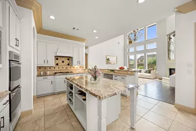 27 Tioga Place, The Woodlands, TX 77375 - Photo 11