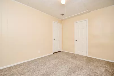 225 17th Ave N, Texas City, TX 77590 - Photo 5