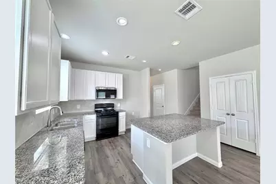 303 Black Bear Drive, Huntsville, TX 77320 - Photo 7