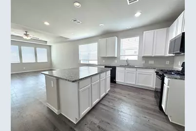 303 Black Bear Drive, Huntsville, TX 77320 - Photo 5