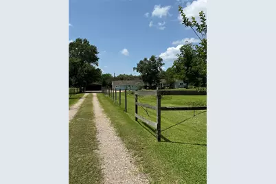 9718 County Road 321, Sweeny, TX 77480 - Photo 1