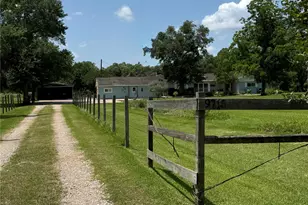 9718 County Rd 321, Sweeny, TX 77480 - Photo 1