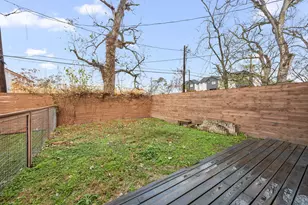 317 E 35th St, Houston, TX 77018 - Photo 21