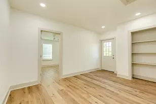 2512 Avenue K, Galveston, TX 77550 - Photo 7