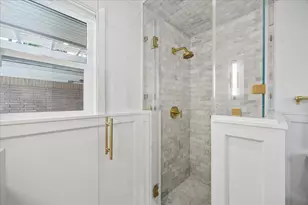 6735 Lindyann Ln, Houston, TX 77008 - Photo 19