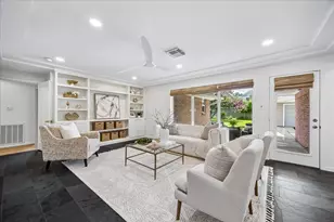 6735 Lindyann Ln, Houston, TX 77008 - Photo 9