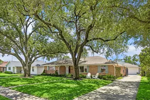 6735 Lindyann Ln, Houston, TX 77008 - Photo 31