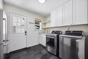 6735 Lindyann Ln, Houston, TX 77008 - Photo 23