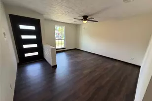 3915 Heatherbrook Dr, Houston, TX 77045 - Photo 3
