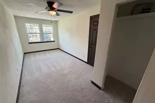 3915 Heatherbrook Dr, Houston, TX 77045 - Photo 11