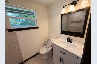 3915 Heatherbrook Drive, Houston, TX 77045 - Photo 17