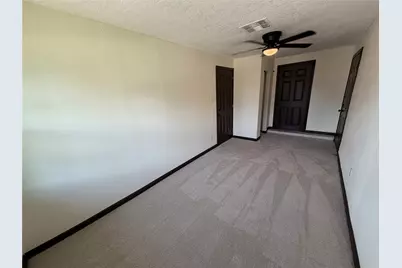 3915 Heatherbrook Drive, Houston, TX 77045 - Photo 15