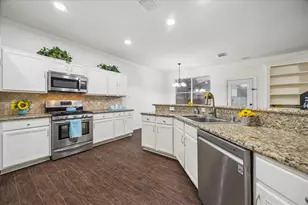 4110 Laurel Woods Circle, Missouri City, TX 77459 - Photo 3