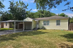 125 E 6th St, Deer Park, TX 77536 - Photo 1
