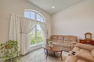 2337 Mayfield Trail Ct, League City, TX 77573 - Photo 3