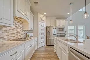 2337 Mayfield Trail Ct, League City, TX 77573 - Photo 5
