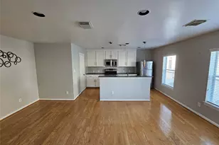 1271 W 17th St, Houston, TX 77008 - Photo 9
