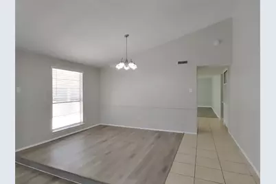 5655 Hardwood Forest Drive, Houston, TX 77088 - Photo 5