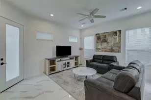 5727 Elysium St, Houston, TX 77091 - Photo 3