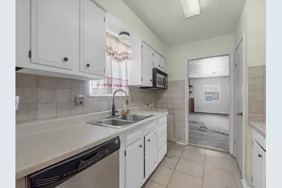 16810 Barcelona Dr Drive, Friendswood, TX 77546 - Photo 9