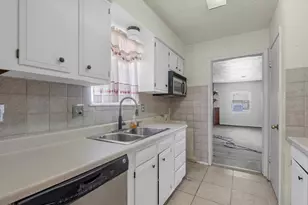 16810 Barcelona Dr Dr, Friendswood, TX 77546 - Photo 9